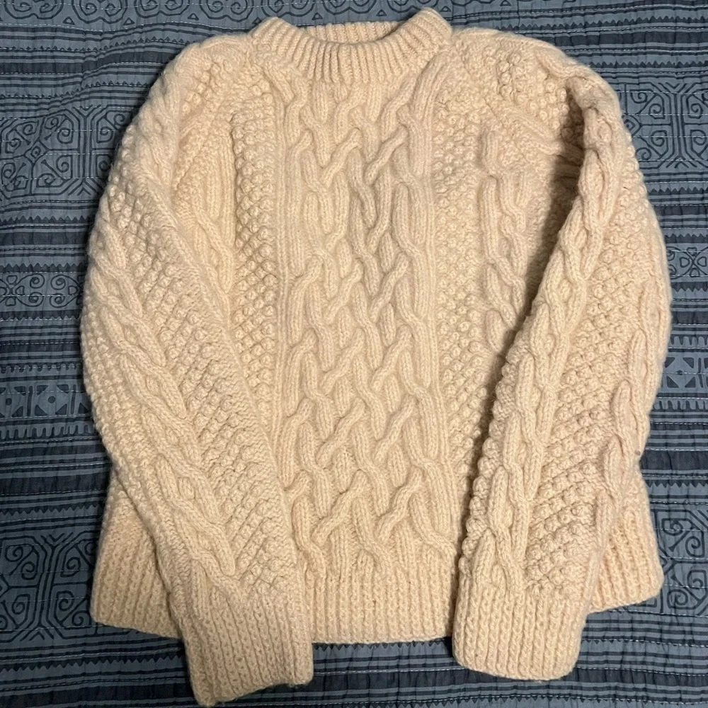 Women’s handmade 100% wool cable-knit sweater. Size approx XS. See measurements. - Picture 1 of 11